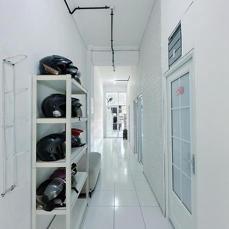 Stay Hub Yogyakarta Exterior photo